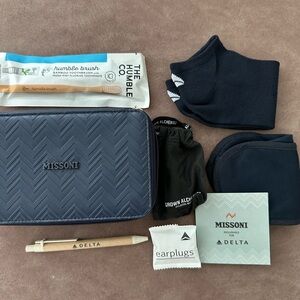 Missoni Business Class Travel Kit Delta Airlines Travel Kit